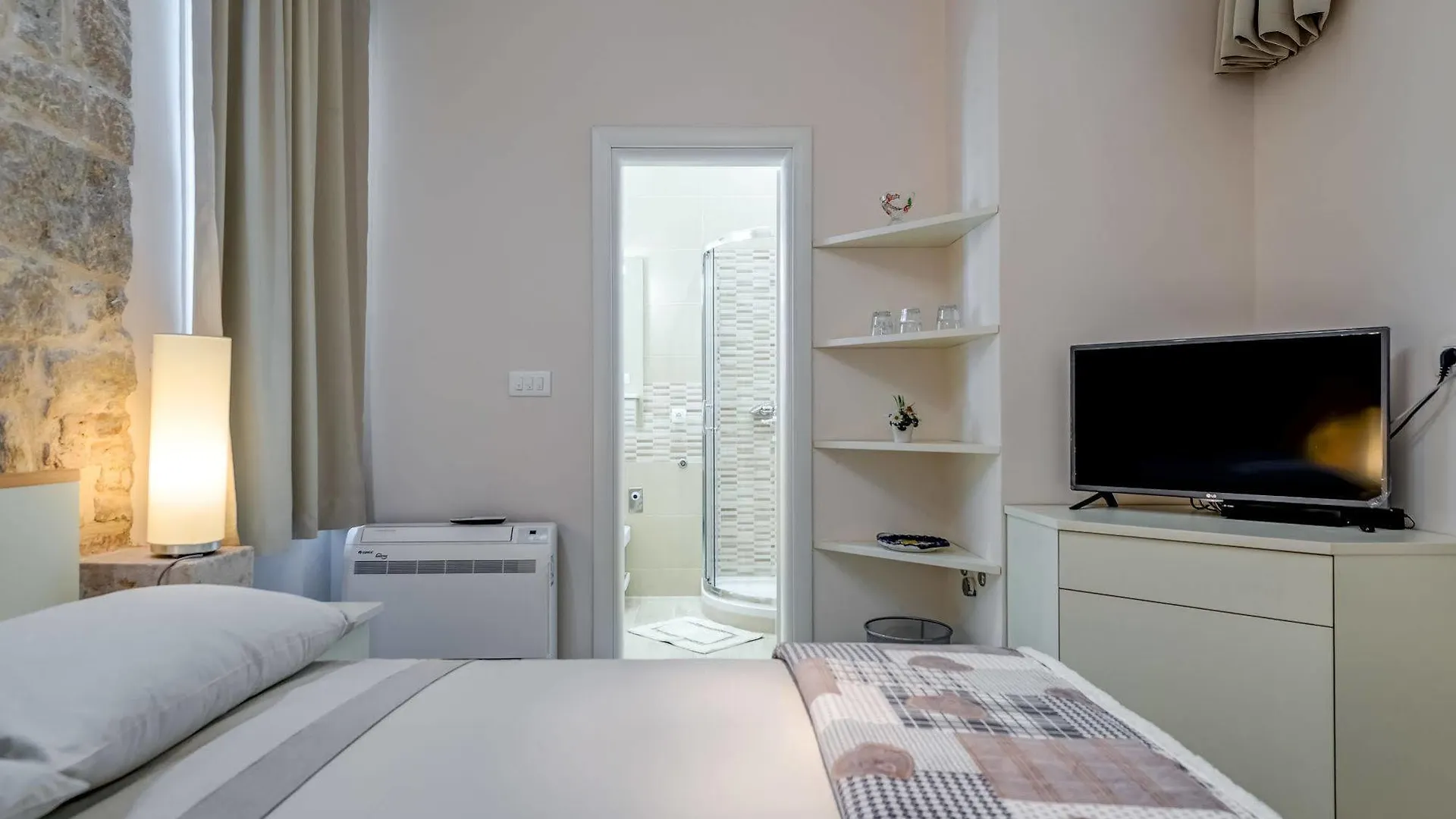 Bouganvillea Split Apartments 3*,