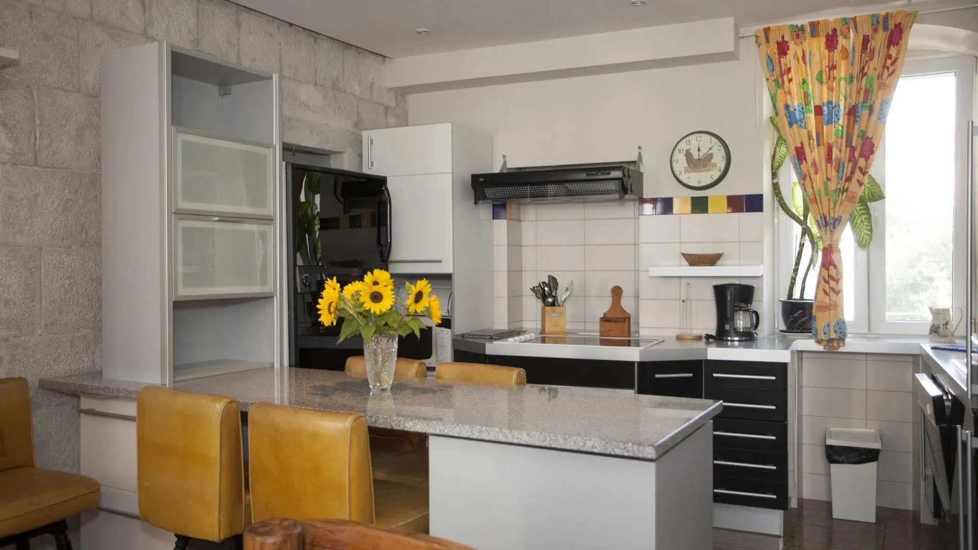 Bouganvillea Split Apartments 3*,